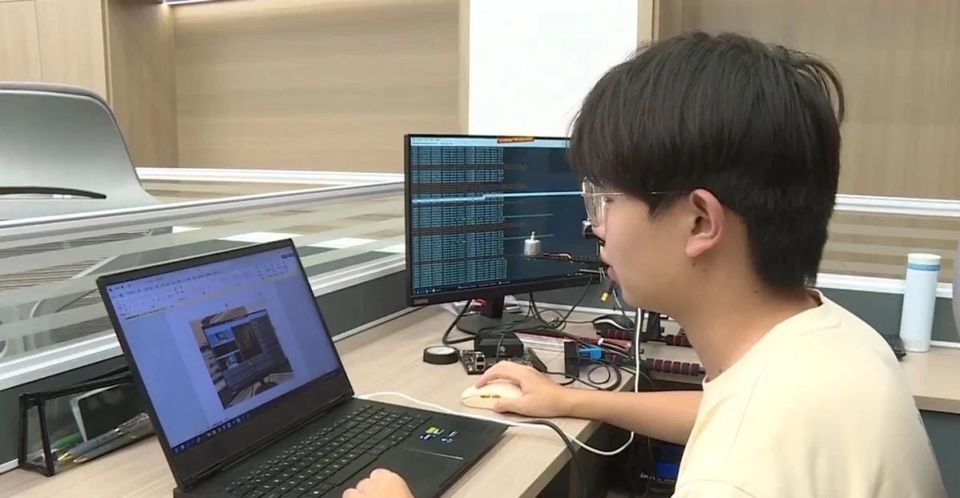 “智慧之眼”赋能无人机自主飞行，人工智能软件如何助推低空物流产业化